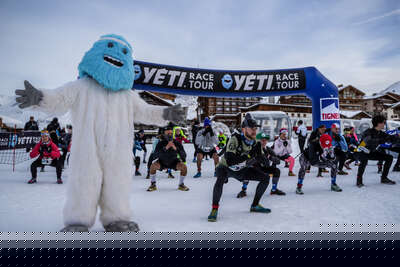 Le Yéti au départ de la Yéti Race à Tignes
